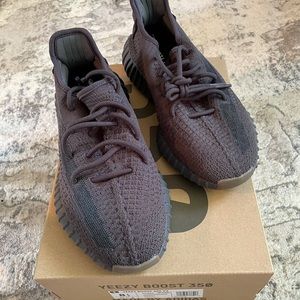 YEEZY BOOST 350. cinder